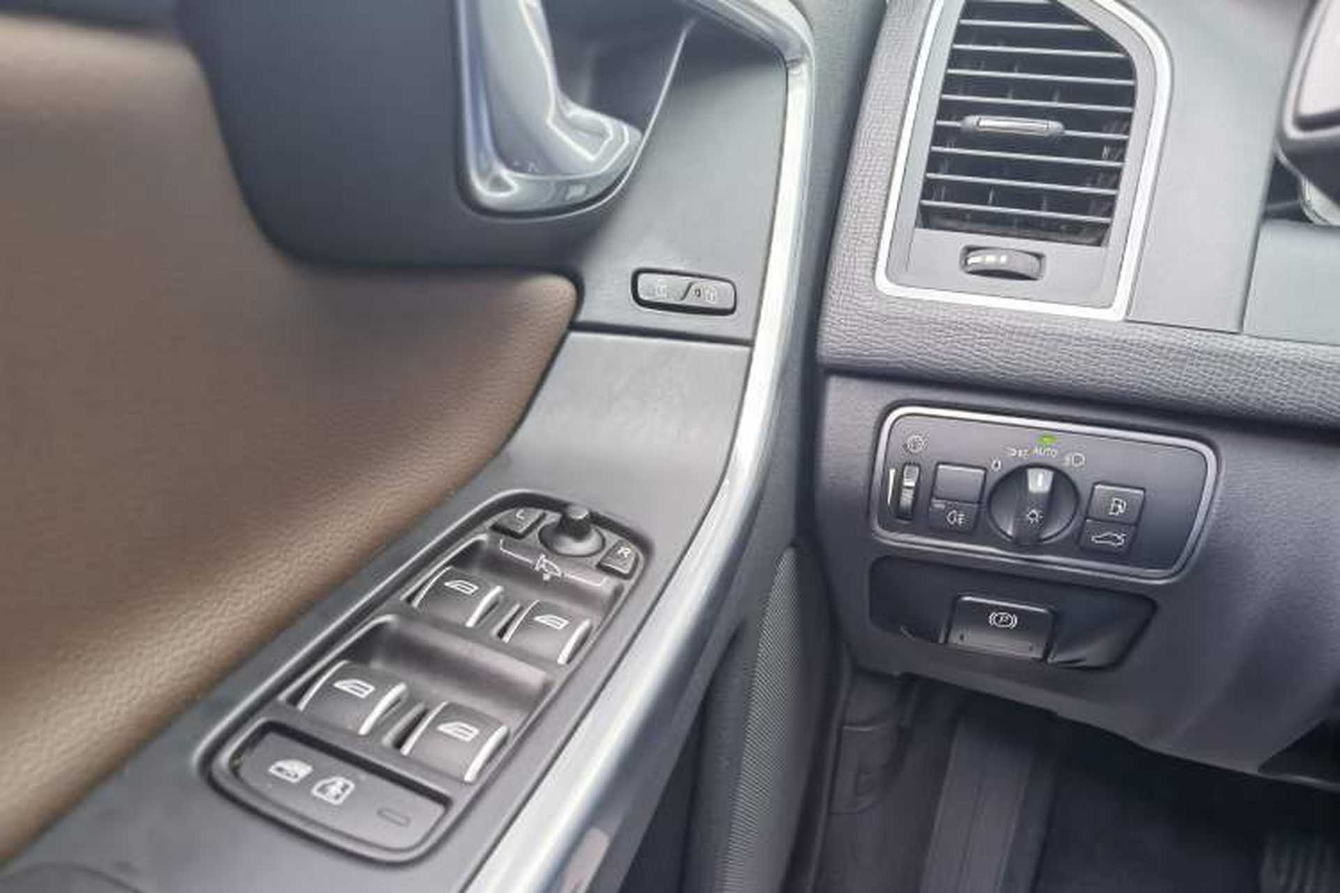 Used Volvo XC60 2016 T5 AWD Smart Drive Edition Interior 7