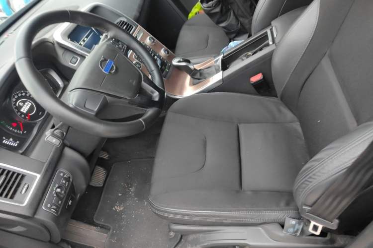 Used Volvo XC60 2016 T5 Smart Drive Edition Left Front Seat