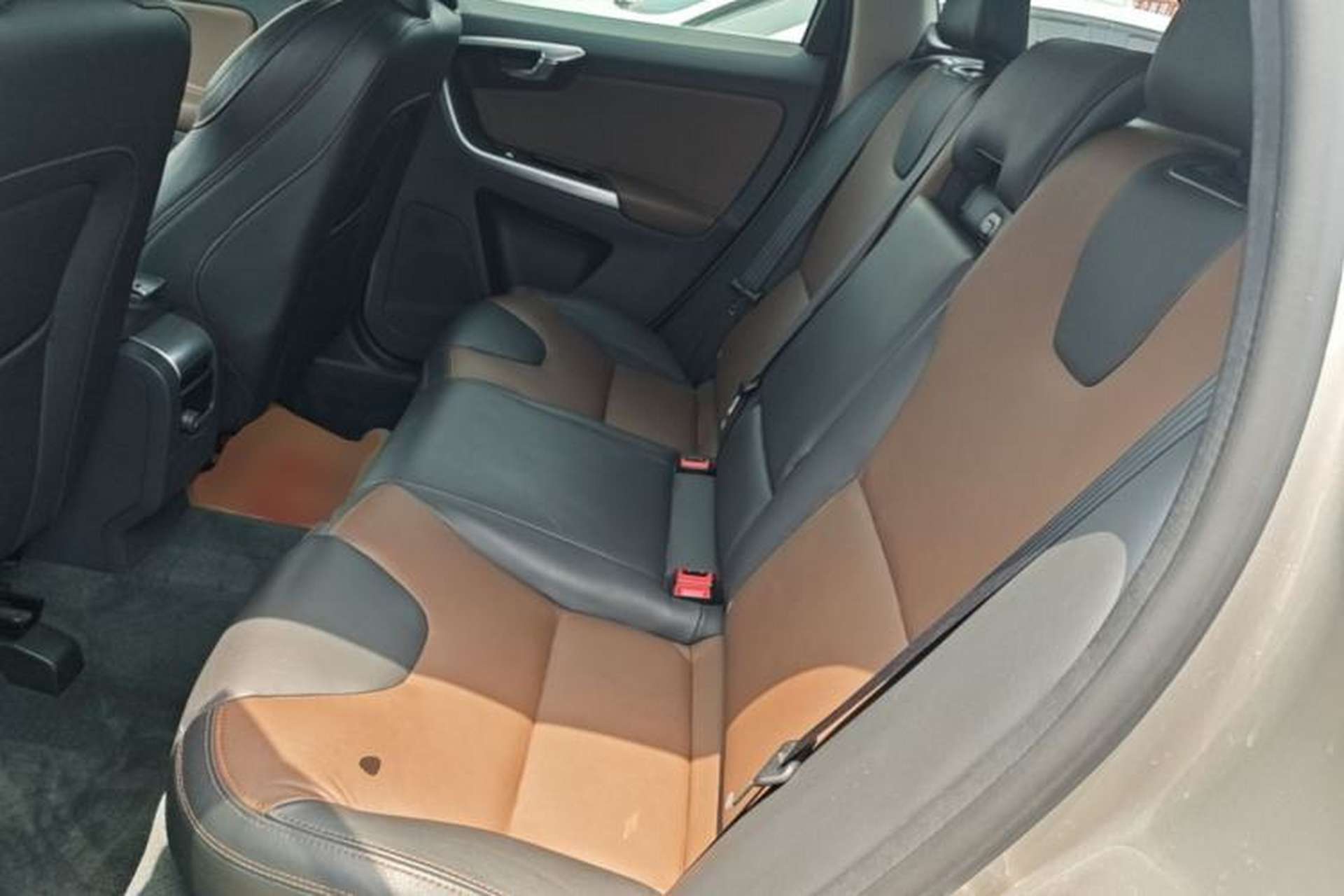 Used Volvo XC60 2016 T5 AWD Smart Drive Edition Left Rear Seat