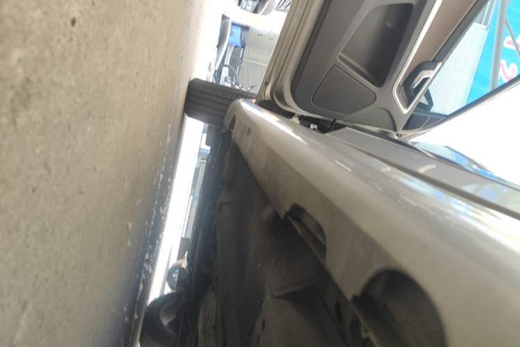 Used Volvo XC60 2016 T5 Smart Version Left Side Sill