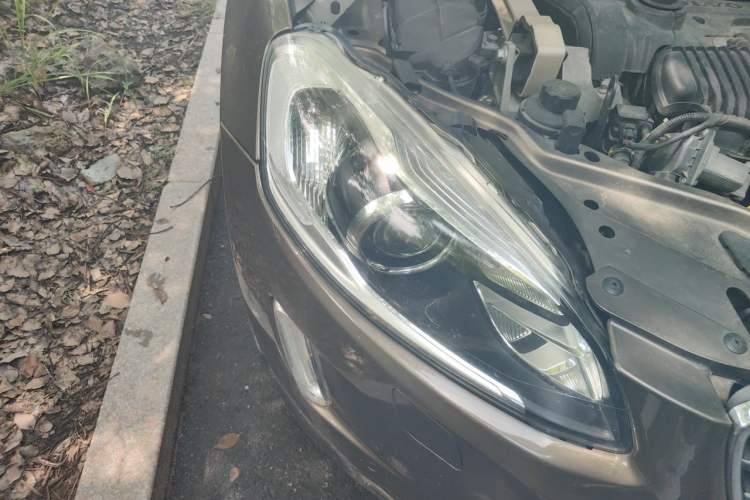Used Volvo XC60 2016 T5 AWD Zhiyuan Edition Right Front Headlight