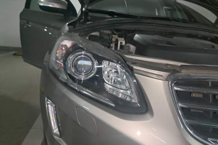 Used Volvo XC60 2016 T5 Smart Version Right Front Headlight