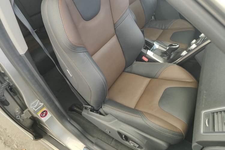 Used Volvo XC60 2016 T5 Smart Version Right Front Seat