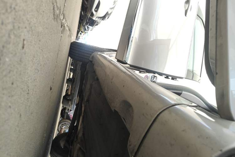 Used Volvo XC60 2016 T5 Smart Version Right Side Sill