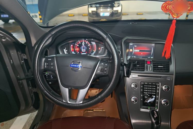 Used Volvo XC60 2016 T5 Smart Version Steering Wheel