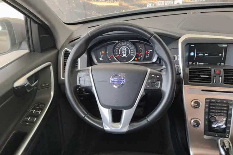 Used Volvo XC60 2016 T5 Smart Upgrade Model Steering Wheel