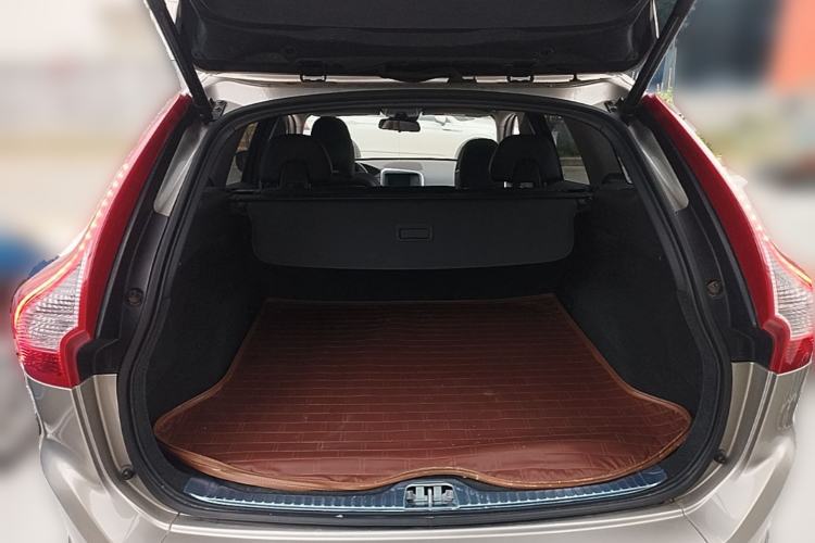 Used Volvo XC60 2016 T5 Smart Version Trunk
