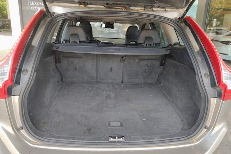 Used Volvo XC60 2016 T5 Smart Upgrade Model Trunk