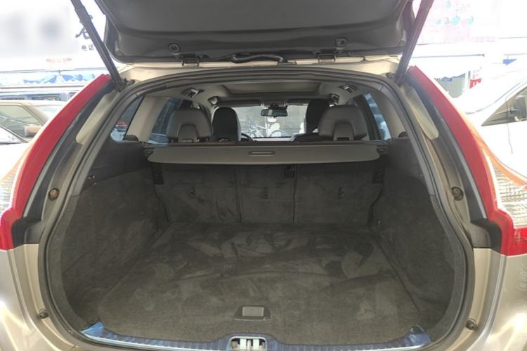 Used Volvo XC60 2016 T5 Smart Version Trunk