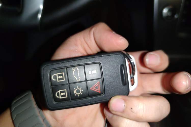 Used Volvo XC60 2016 T5 Smart Version Vehicle Key