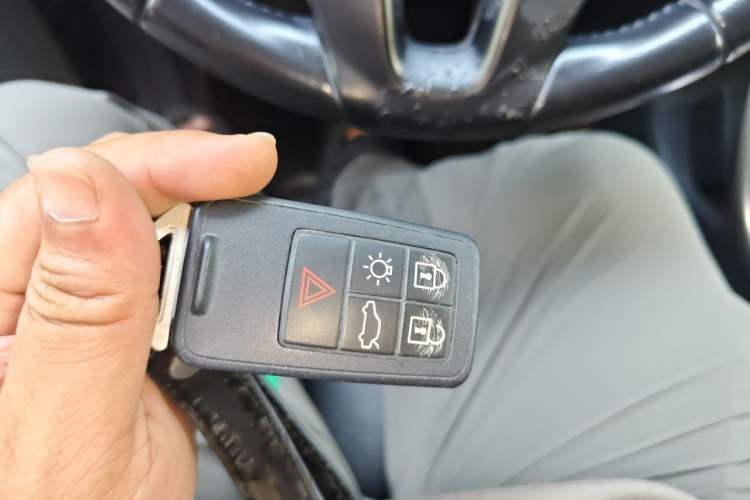 Used Volvo XC60 2016 T5 Smart Drive Edition Vehicle Key
