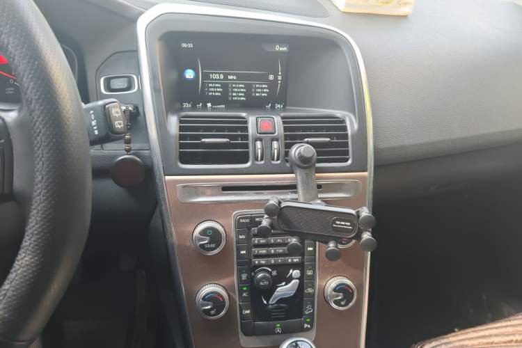 Used Volvo XC60 2016 T5 Smart Upgrade Model Audio And AC Panel