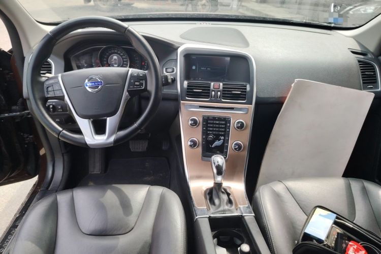 Used Volvo XC60 2016 T5 Smart Upgrade Model Center Console