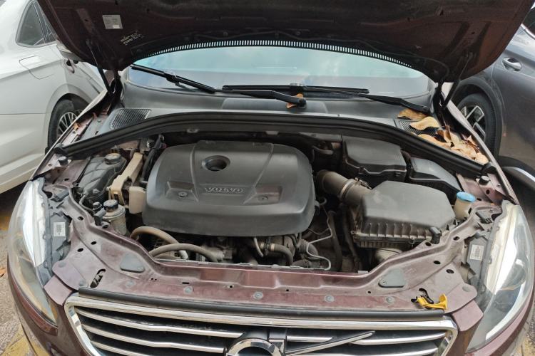 Used Volvo XC60 2016 T5 Smart Version Engine Bay