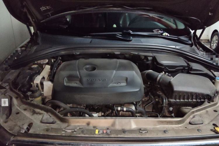 Used Volvo XC60 2016 T5 Smart Version Engine Bay