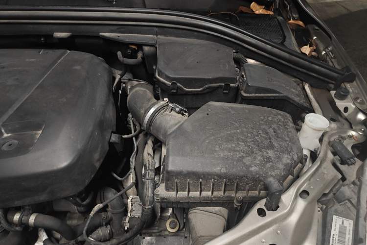 Used Volvo XC60 2016 T5 Smart Upgrade Model Engine Bay Left