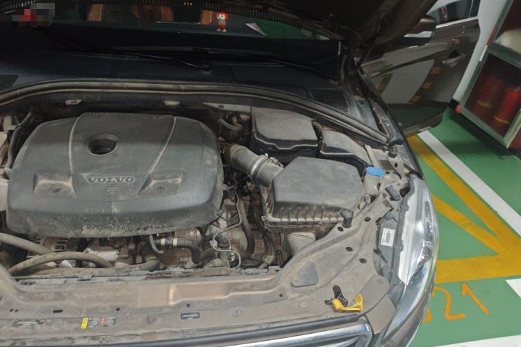 Used Volvo XC60 2016 T5 Smart Upgrade Model Engine Bay Left