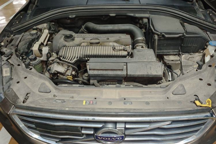 Used Volvo XC60 2016 T5 AWD Smart Drive Edition Engine Bay
