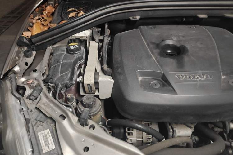 Used Volvo XC60 2016 T5 Smart Upgrade Model Engine Bay Right