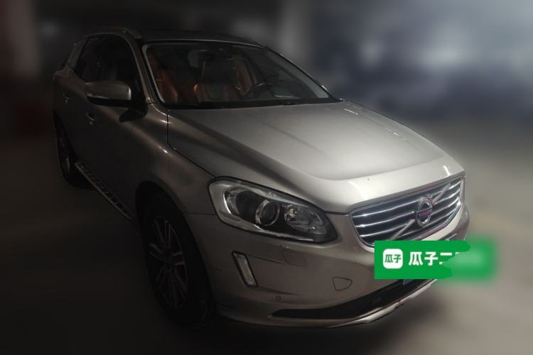 Used Volvo XC60 2016 T5 Smart Upgrade Model Front Right 45 Deg