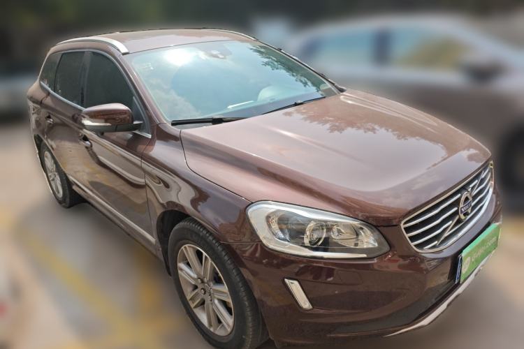 Used Volvo XC60 2016 T5 Smart Version Front Right 45 Deg