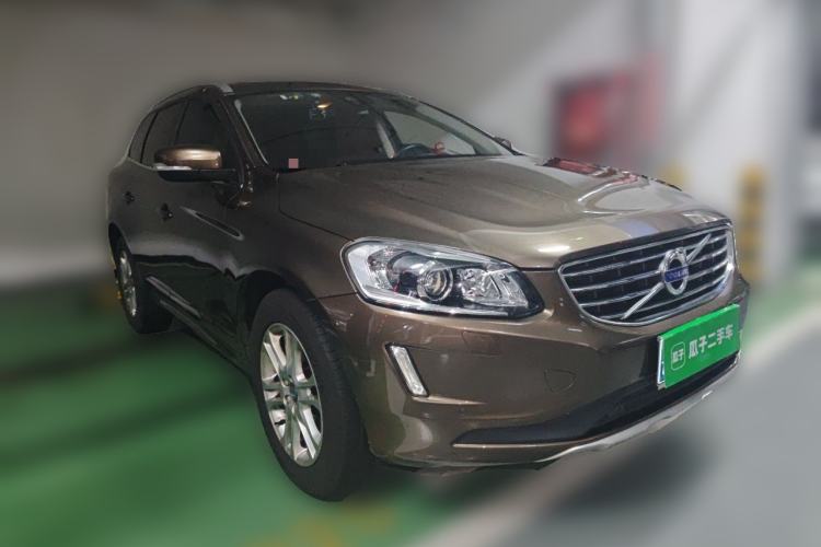 Used Volvo XC60 2016 T5 Smart Upgrade Model Front Right 45 Deg