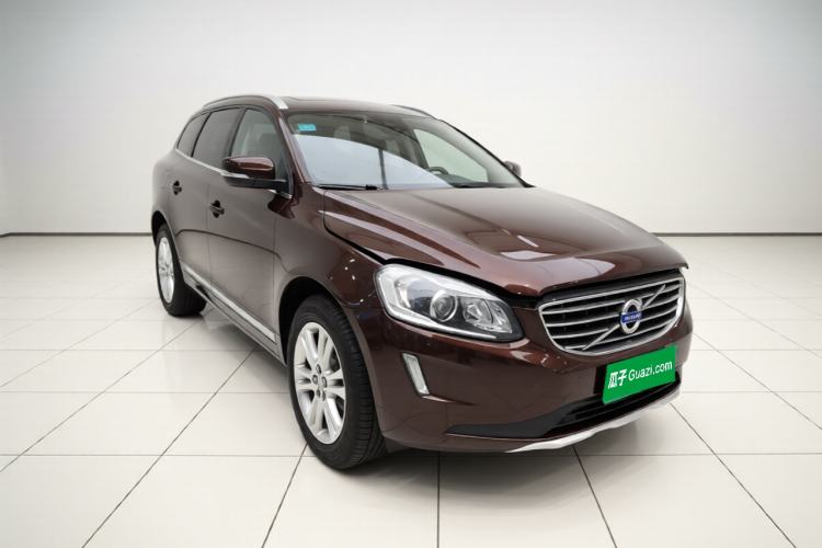 Used Volvo XC60 2016 T5 Smart Upgrade Model Front Right 45 Deg