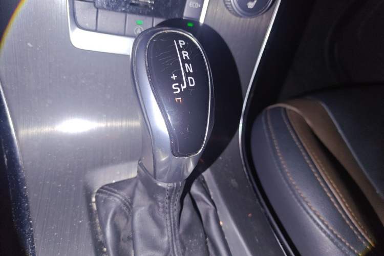 Used Volvo XC60 2016 T5 Smart Upgrade Model Gear Lever