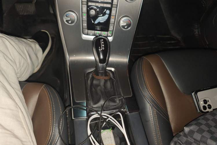 Used Volvo XC60 2016 T5 AWD Smart Drive Edition Gear Lever