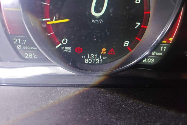 Used Volvo XC60 2016 T5 Smart Upgrade Model Odometer Close Up