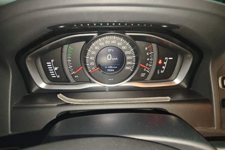 Used Volvo XC60 2016 T5 Smart Upgrade Model Odometer Close Up