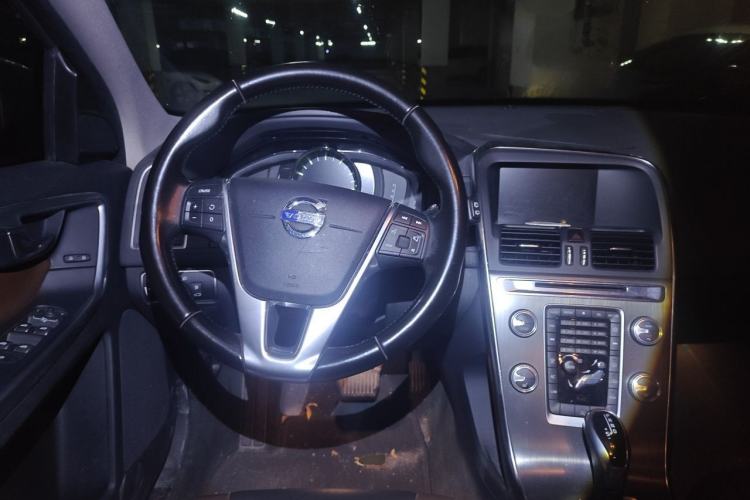 Used Volvo XC60 2016 T5 Smart Upgrade Model Steering Wheel