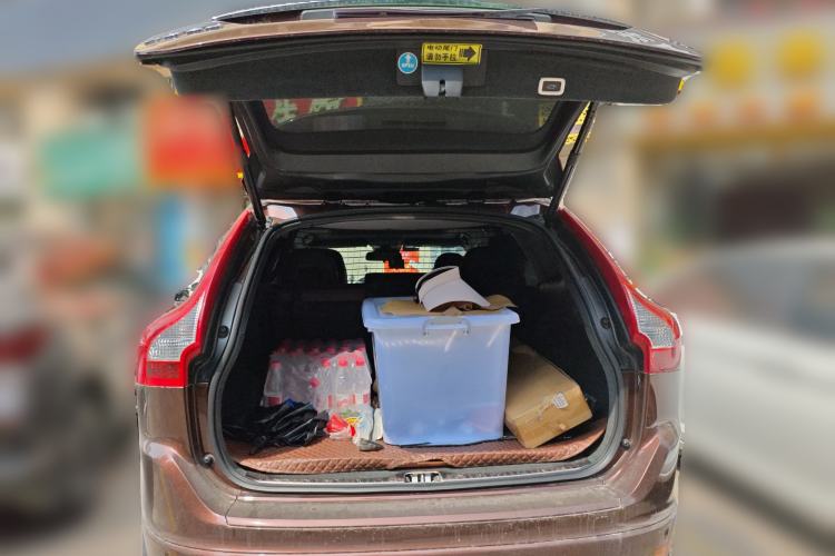 Used Volvo XC60 2016 T5 Smart Version Trunk