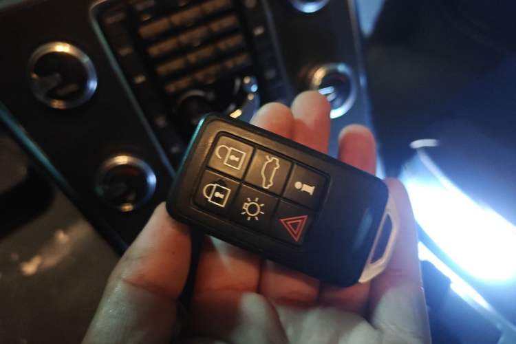 Used Volvo XC60 2016 T5 Smart Upgrade Model Vehicle Key