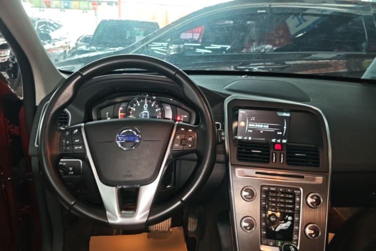 Used Volvo XC60 2016 T5 AWD Zhiyuan Edition Center Console