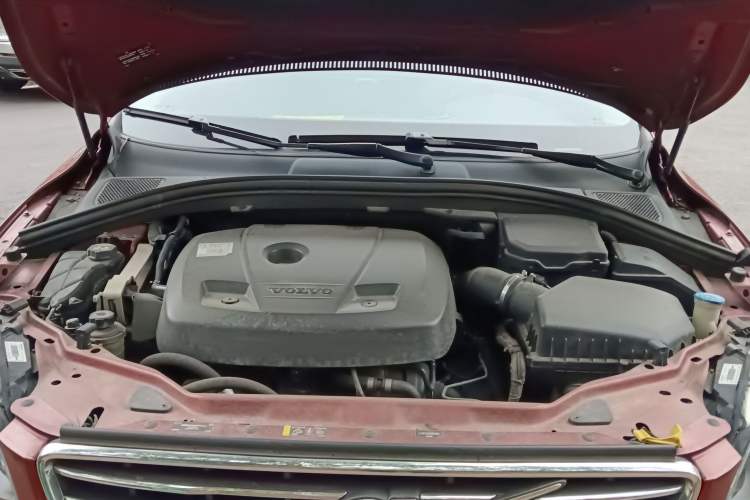 Used Volvo XC60 2016 T5 Smart Version Engine Bay