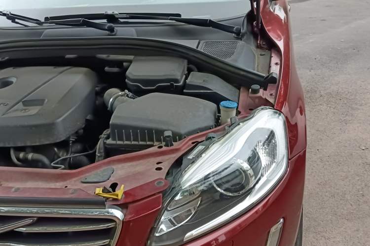 Used Volvo XC60 2016 T5 Smart Version Engine Bay Left