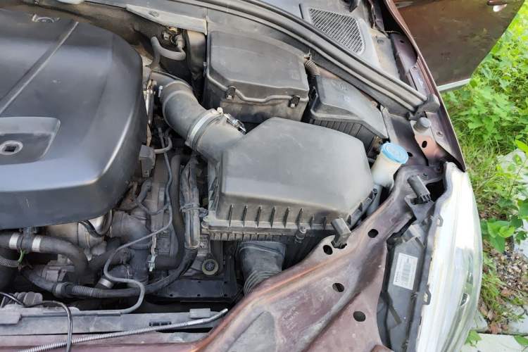 Used Volvo XC60 2016 T5 Smart Version Engine Bay Left