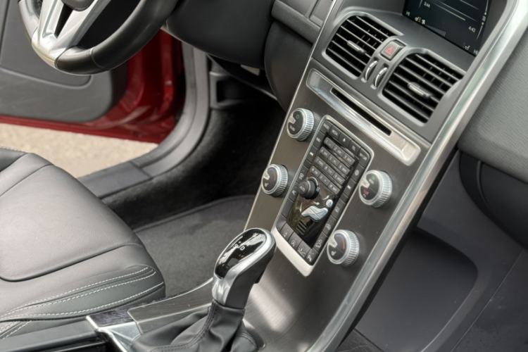 Used Volvo XC60 2016 T5 AWD Zhiyuan Edition Gear Lever