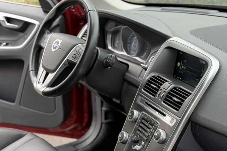 Used Volvo XC60 2016 T5 AWD Zhiyuan Edition Interior 10