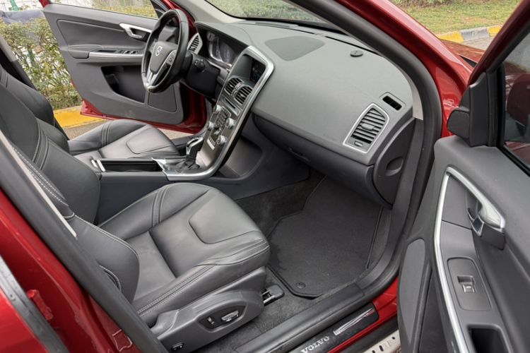 Used Volvo XC60 2016 T5 AWD Zhiyuan Edition Interior 12