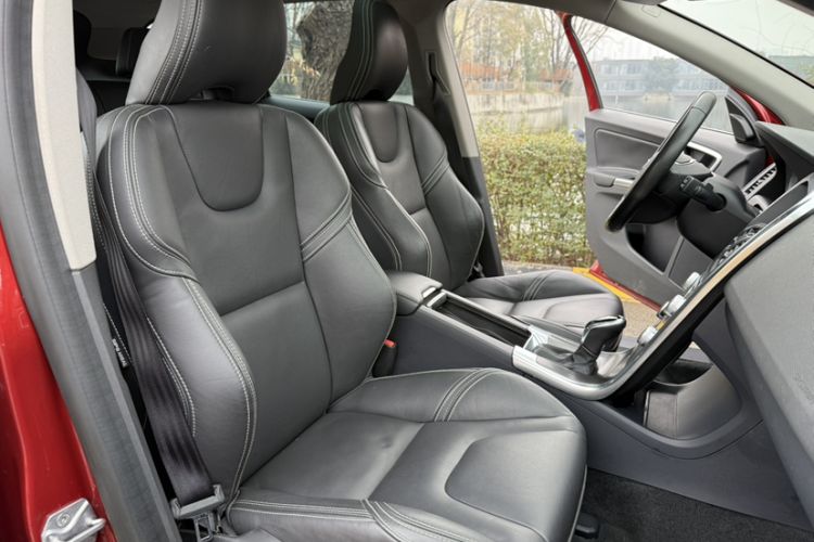 Used Volvo XC60 2016 T5 AWD Zhiyuan Edition Interior 2
