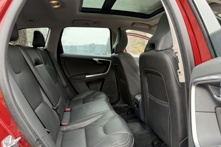 Used Volvo XC60 2016 T5 AWD Zhiyuan Edition Interior 4