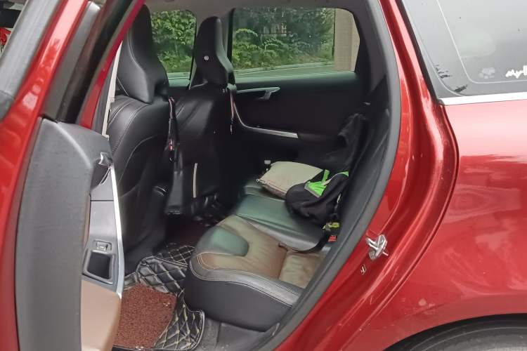 Used Volvo XC60 2016 T5 Smart Version Left Rear Seat