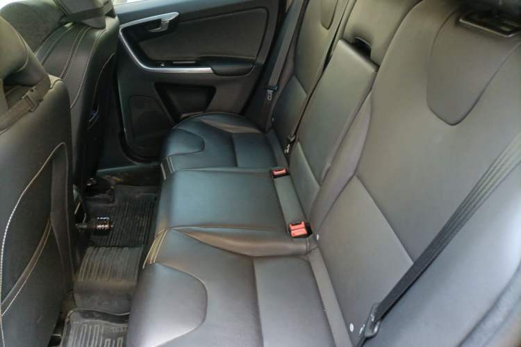 Used Volvo XC60 2016 T5 AWD Zhiyuan Edition Left Rear Seat