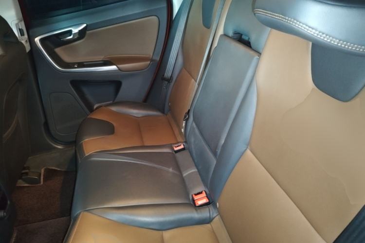 Used Volvo XC60 2016 T5 AWD Zhiyuan Edition Left Rear Seat