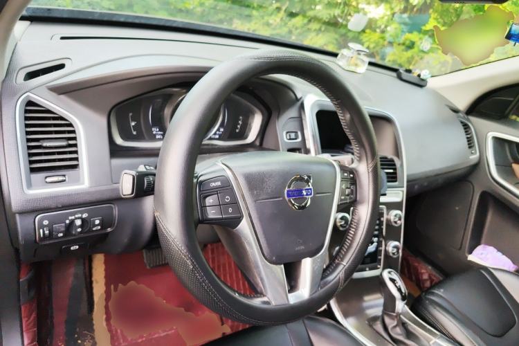 Used Volvo XC60 2016 T5 Smart Version Steering Wheel