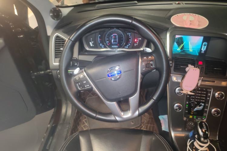 Used Volvo XC60 2016 T5 AWD Smart Drive Edition Steering Wheel