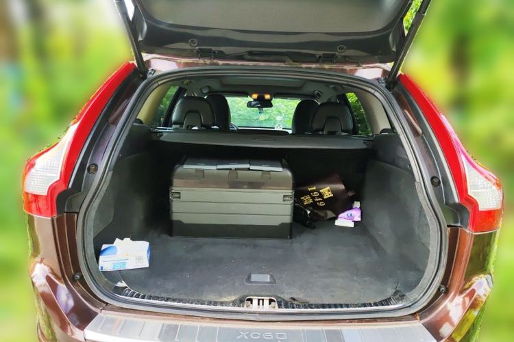 Used Volvo XC60 2016 T5 Smart Version Trunk