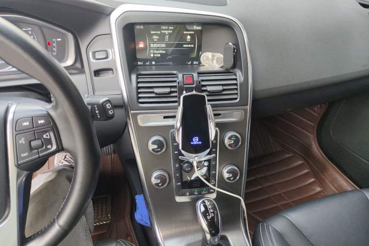 Used Volvo XC60 2016 T5 AWD Zhiyuan Edition Audio And AC Panel